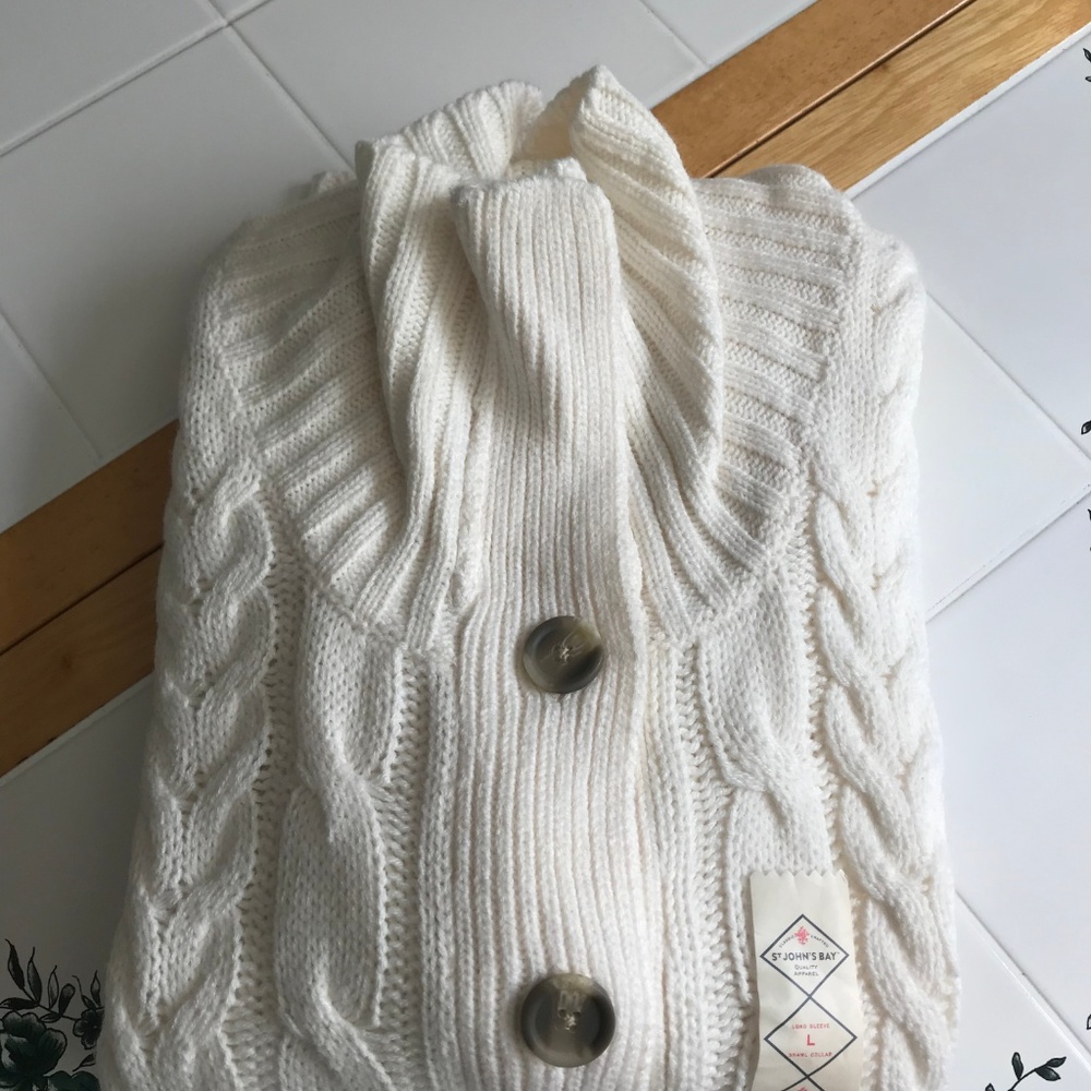 Ivory Jacket - Picture 3 of 8